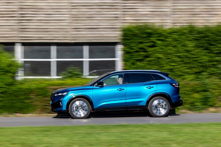 Le Jaecoo 7 a-t-il les qualités nécessaires pour titiller une référence telle que le Renault Austral ?