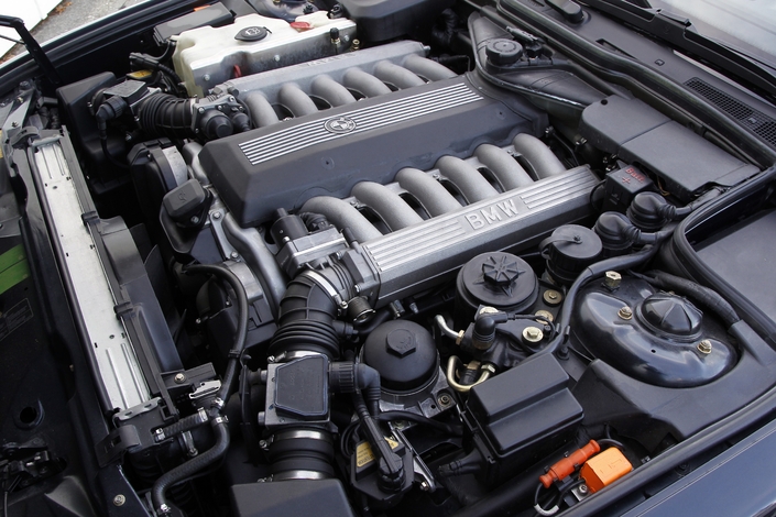 Intrinsèquement, le V12 M70 de la BMW 750i est très solide. Mais ses périphériques, nombreux, sont autant de sources de pannes.