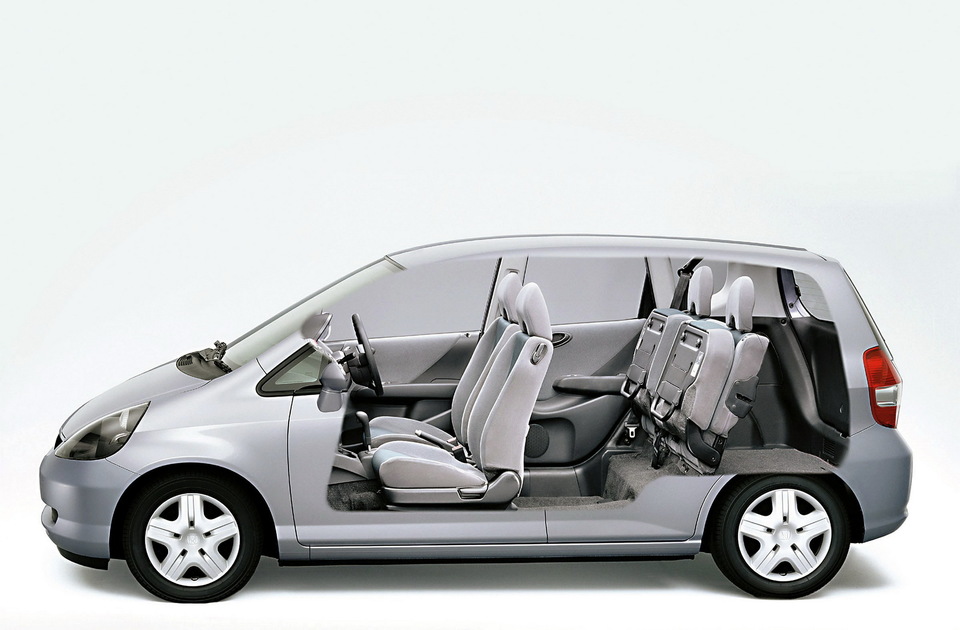 https://images.caradisiac.com/images/2/8/2/1/182821/S8-honda-jazz-628427.jpg