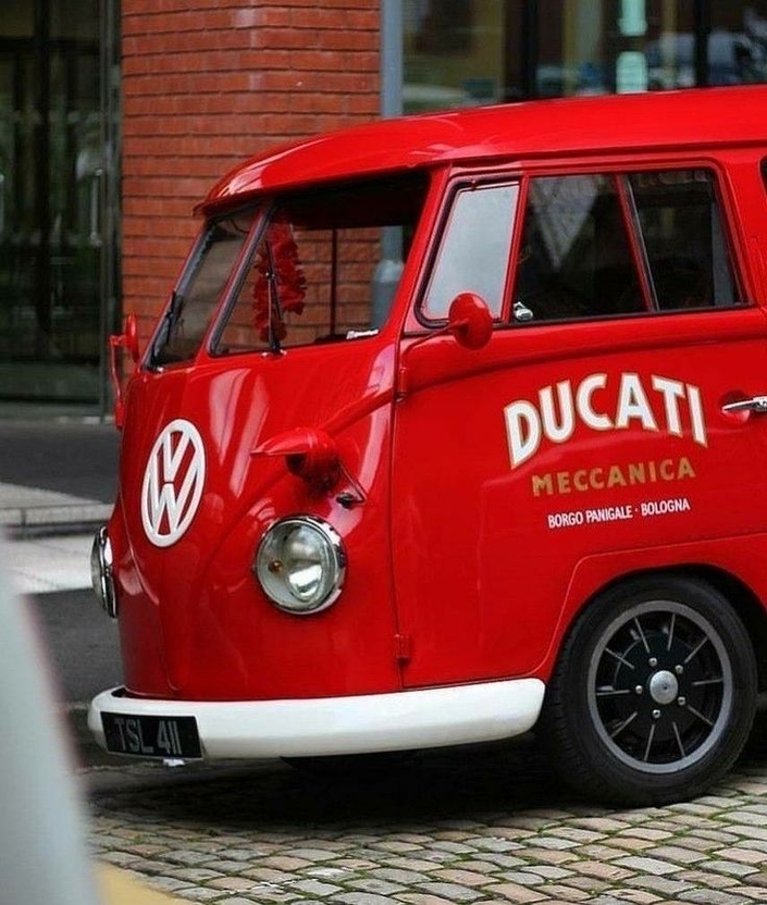 Ducati, la pépite en danger : Volkswagen pourrait vendre la marque – 10 milliards d'euros en jeu !