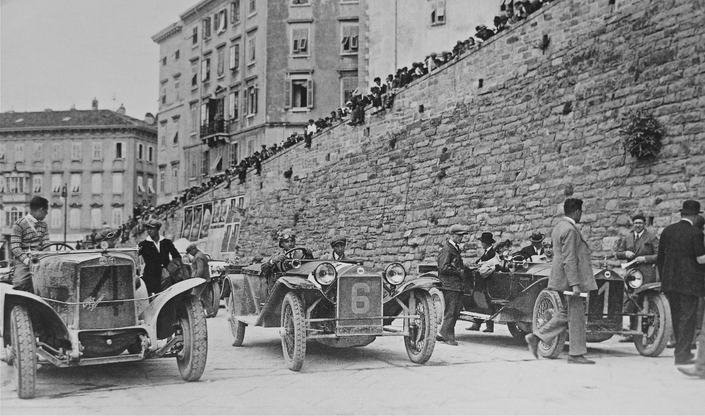 La Lancia Lambda a effectué quelques courses mineures.