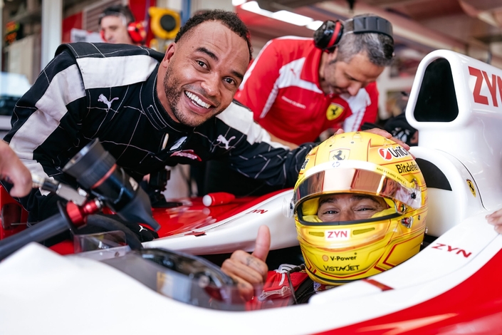 Grâce à Ferrari, Lewis Hamilton a pu embarquer son frère pour lui faire ressentir ce qu’est vraiment une Formule 1
