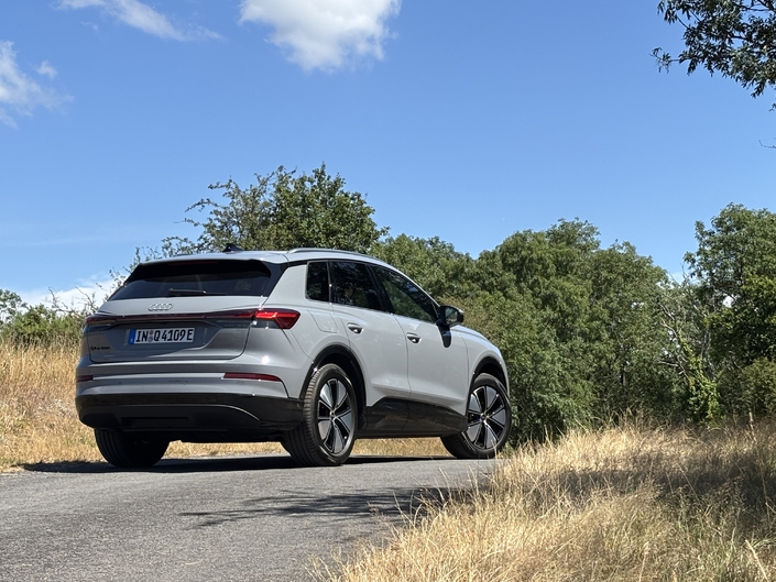 Que vaut le nouvel Audi Q4 e-tron en... entrée de gamme ?