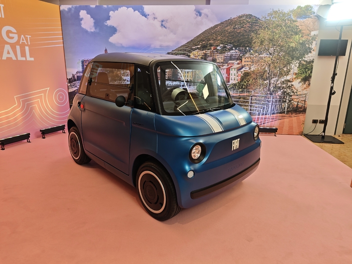 Voici la Topolino « Sport ». Pas un cheval ni un km/h de plus, mais une présentation spécifique, de nouvelles couleurs et un tarif gonflé de 1 500 €.