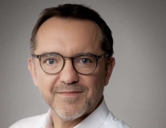 Gullaume Sicard, confiant dans ses produits, sa stratégie et l’IA.