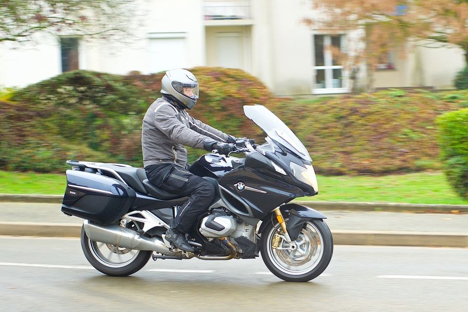 Essai - BMW R1250 RT - Un Boxer sacrément camé ! - Page 2