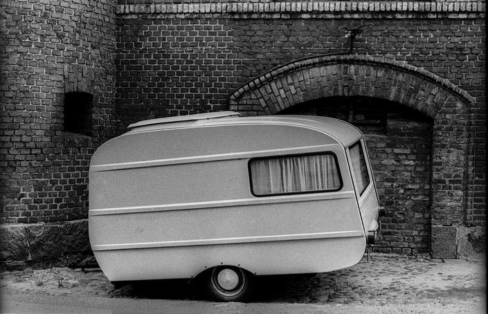 Ni van, ni camping-car ? Pourquoi pas la caravane ? Photo : MaxPPP.