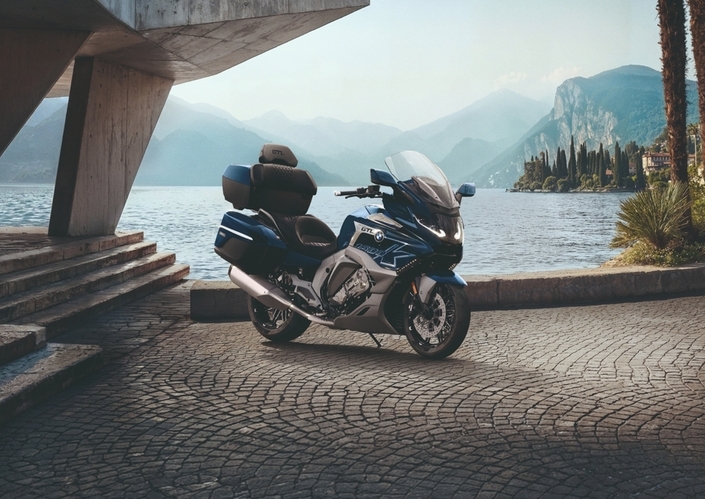L’actu moto de la semaine : un deux-temps inédit, les nouveautés BMW de la rentrée, Ducati bientôt en vente, une Vespa spéciale et la Kawasaki Z900 RS à l’essai