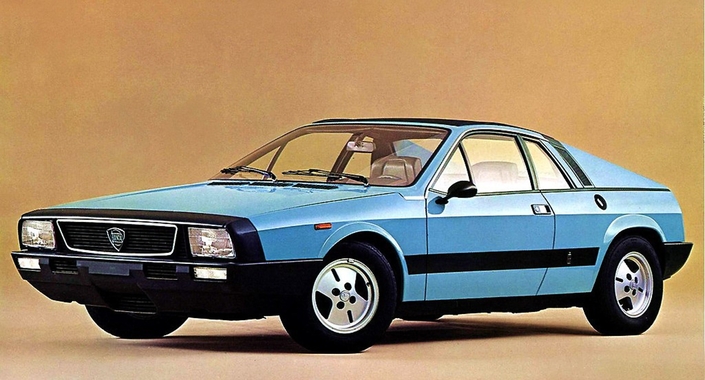 Au salon de Genève 1975, Lancia présente la Beta Montecarlo, qui diffère du proto Fiat X1/20 par sa face avant... et c'est pratiquement tout !