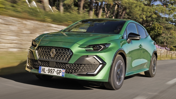 Avec la Renault Twingo E-Tech et la Renault 5 E-Tech, le Losange dispose d’une belle offre de citadines électriques, mais il n’en oublie pas les motorisations thermiques pour autant. Ainsi, la Renault Clio 6 est là pour les automobilistes qui ne peuvent ou ne veulent pas passer tout de suite à l’électrique et cette auto vient de recevoir une motorisation GPL : Eco-G 120 ch.