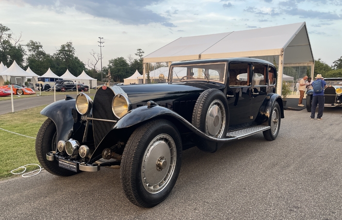 Cette Bugatti Royale a été carrossée en limousine chez Park Ward, pourtant spécialiste des Rolls-Royce. Rachetée en 1963 par Fritz Schlumpf, elle vient tout juste d'être redémarrée après plus de 60 ans de sommeil.