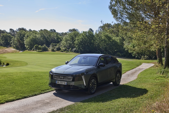 DS N°7 hybrid 145 : le SUV premium avec un moteur de citadine est-il une bonne affaire ?