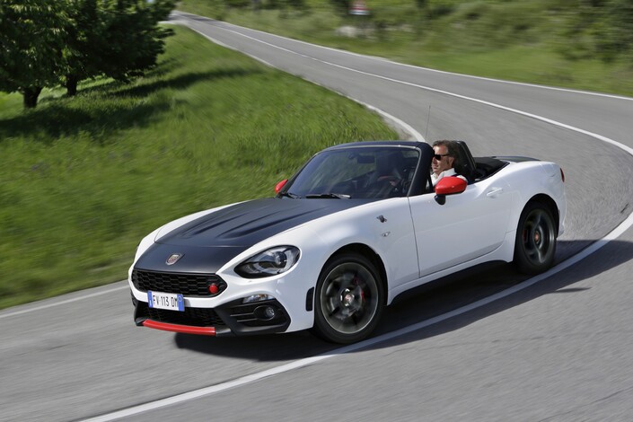 L’Abarth 124 Spider, commercialisée de 2016 à 2020, profitait d’un look sportif assumé.