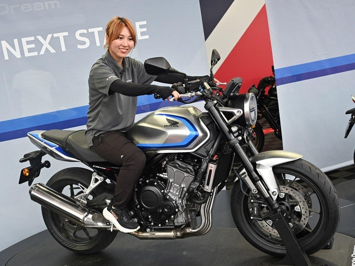 Honda ressuscite la mythique CB400 Super Four