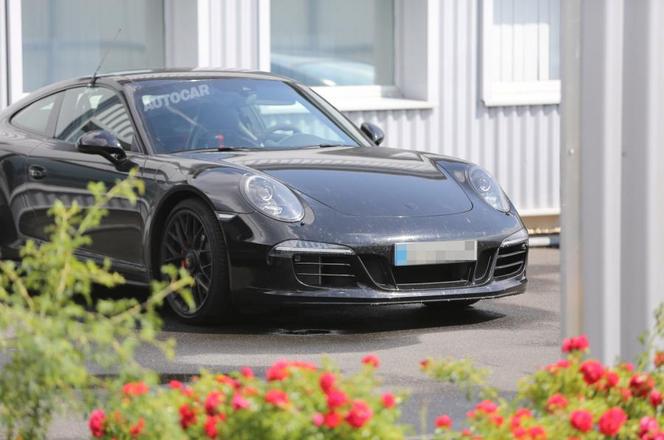 Porsche travaille sur une nouvelle 911 "Pure"