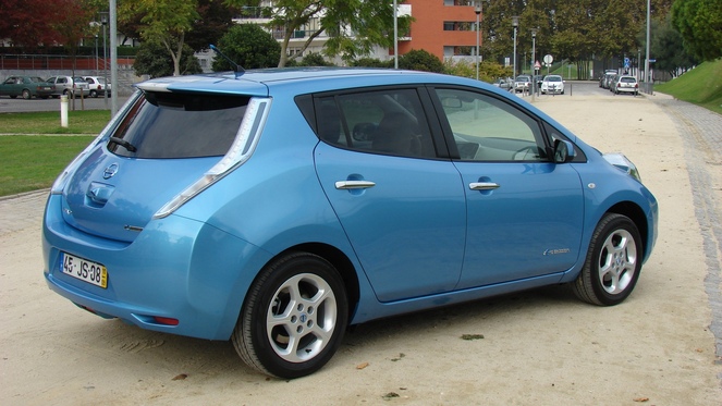 Essai vidéo - Nissan LEAF : la fée électricité a bien bossé, mais elle facture cher... 