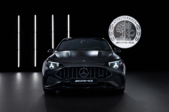 Cette calandre permet de reconnaître immédiatement les Mercedes dont le moteur a été largement revu par AMG.