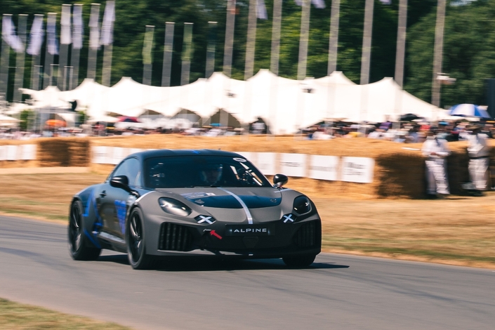 Le mulet de la prochaine A110 en pleine action.