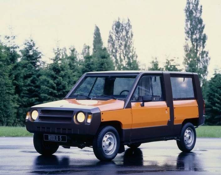 Citroën Méhari, Mini Moke, Suzuki Samouraï et les autres : quel prix pour les stars des "voitures de plage" en occasion ?
