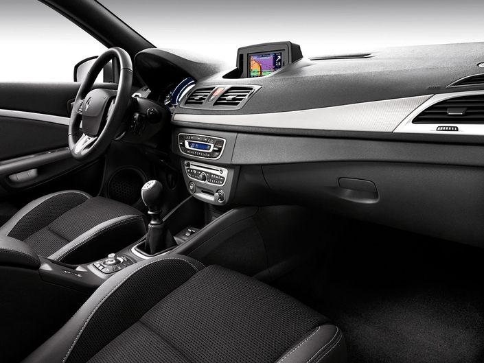 Belle présentation pour la Renault Mégane 3 CC GT, même si le GPS, de toute façon dépassé actuellement, demeure en option, au contraire des sièges Sport.