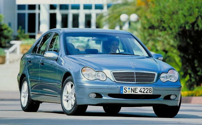 Lancée en 2000, la Mercedes Classe C W203 est la digne descendante de la 190 par sa technologie. Mais pas sa fiabilité !