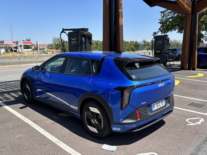 Kia EV4 : profil bas, haute efficience