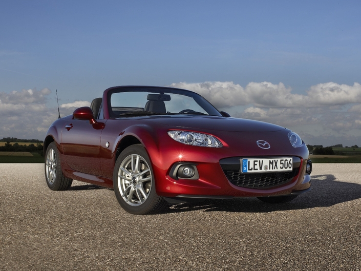 Pour "C", l'esthétique de sa MX-5 est une merveille. Il est comme un gosse.
