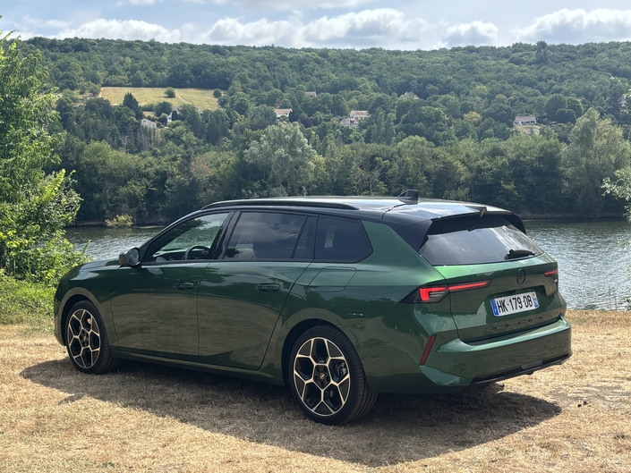 Opel Astra Sports Tourer : pourquoi la version la plus chère est une mauvaise idée