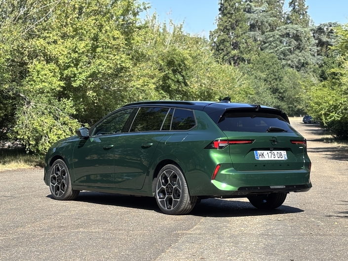 Opel Astra Sports Tourer : pourquoi la version la plus chère est une mauvaise idée