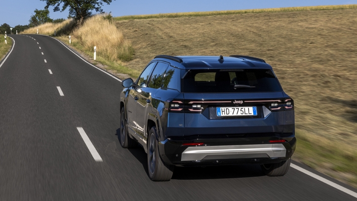Dynamiquement, le Compass Plug-in est très sûr, et accepte d’être bousculé, même si on note de petites pertes de motricité.