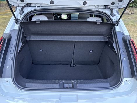 Avec 277 litres, la Renault R5 fait grise mine.