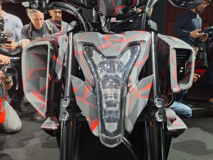 La révolutionnaire Honda V3R 900 E-Compressor se dévoile en version définitive !