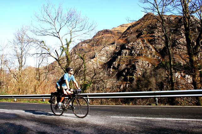 Jean Gabriel Chelala : finie la première étape de son Tour du monde écolo en solitaire, Paris-Portugal en 21 jours à vélo !