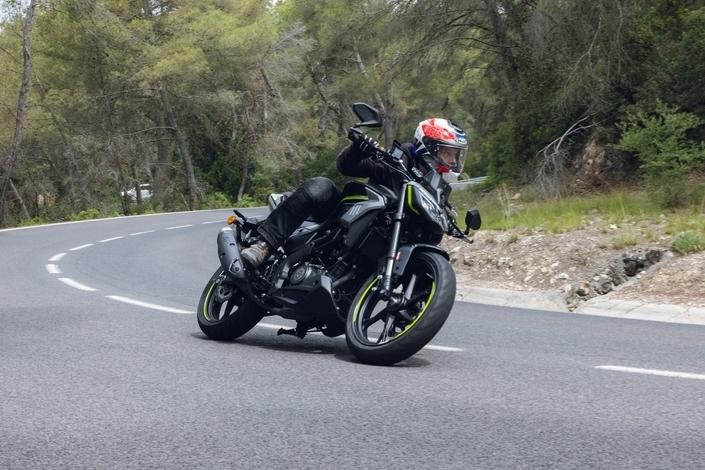 Actu de la semaine : la Honda V3, une édition ultra-limitée de la Royal Shotgun 650, la Triumph TFC 2027, un petit trail Hero et la Macbor Shifter 125 EVO à l’essai