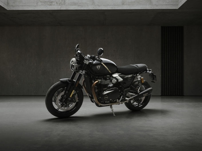 Actu de la semaine : la Honda V3, une édition ultra-limitée de la Royal Shotgun 650, la Triumph TFC 2027, un petit trail Hero et la Macbor Shifter 125 EVO à l’essai