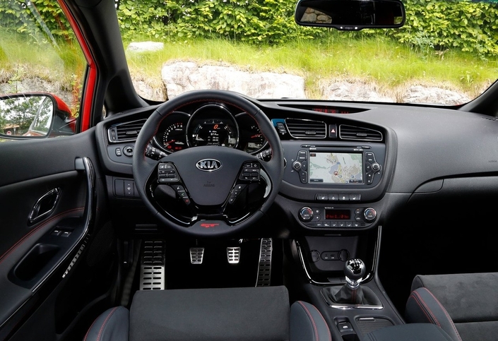 Belle présentation, finition sérieuse et équipement complet pour la Kia Pro_Cee'd GT. Mais il n'y a pas de boîte auto au programme.
