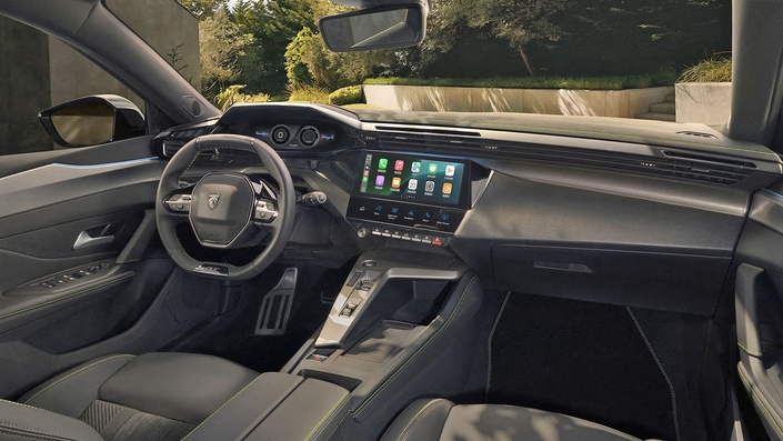 Une bonne voiture compacte dotée d’un excellent comportement routier, voilà ce qu’est la Peugeot 308 restylée dont nous vous proposons le guide d’achat