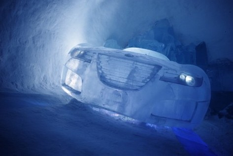 Hôtel de glace de Jukkasjärvi : la Saab Aero X Concept sur glace !