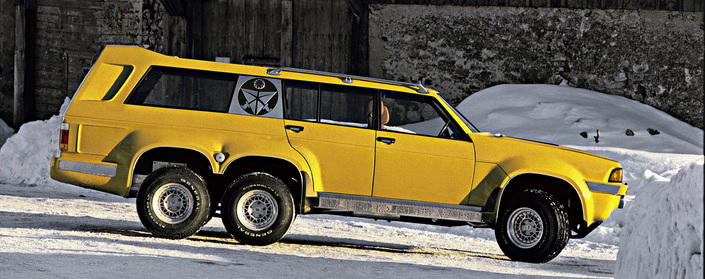 Le Sbarro Windhawk, un énorme engin tout-terrain de luxe à six roues motrices et moteur 6,9 l Mercedes commandé par le roi d'Arabie saoudite en 1979.