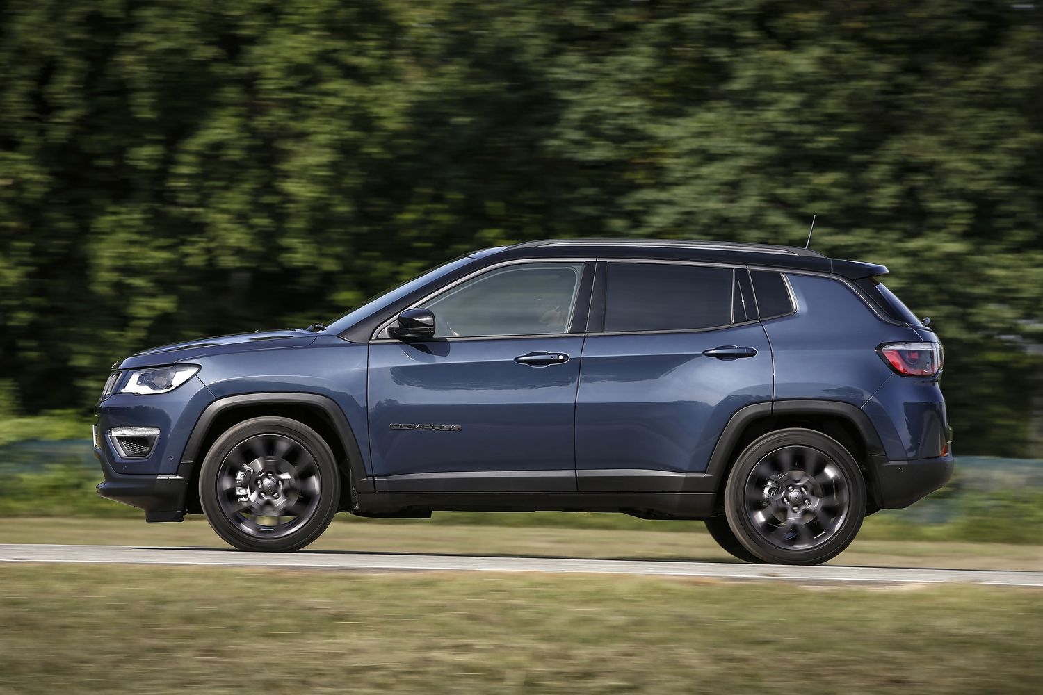 https://images.caradisiac.com/images/3/1/9/1/183191/S0-jeep-compass-nouveaux-moteurs-essence-632071.jpg S0-jeep-compass-nouveaux-moteurs-essence-632071