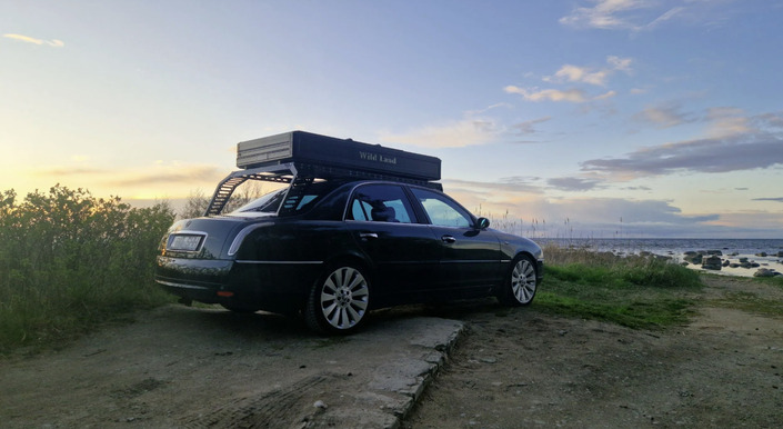 Cette Lancia Thesis avait vraiment très peu de chances de finir en voiture de vanlife