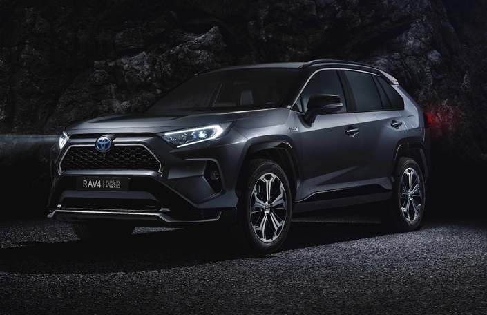 Toyota RAV4 hybride rechargeable : prix dès 52 650 € (màj)