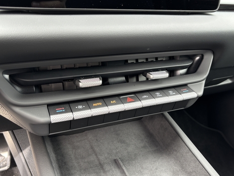 Volkswagen réimplante des boutons physiques pour les commandes les plus régulièrement utilisées.