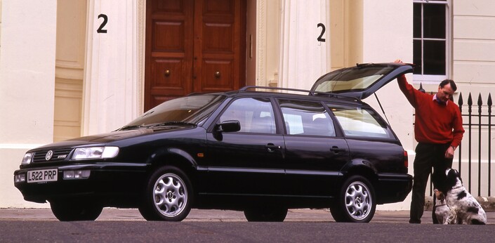 Naturellement, le break est reconduit quand la VW Passat devient B4 en 1993, et dès 1994, il a droit à une transmission Synchro accompagnée du VR6 cette fois en 2,9 l.