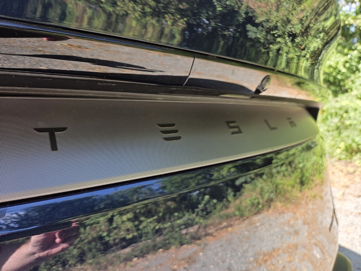 Deux p’tits trucs en plus pour le Tesla Model Y