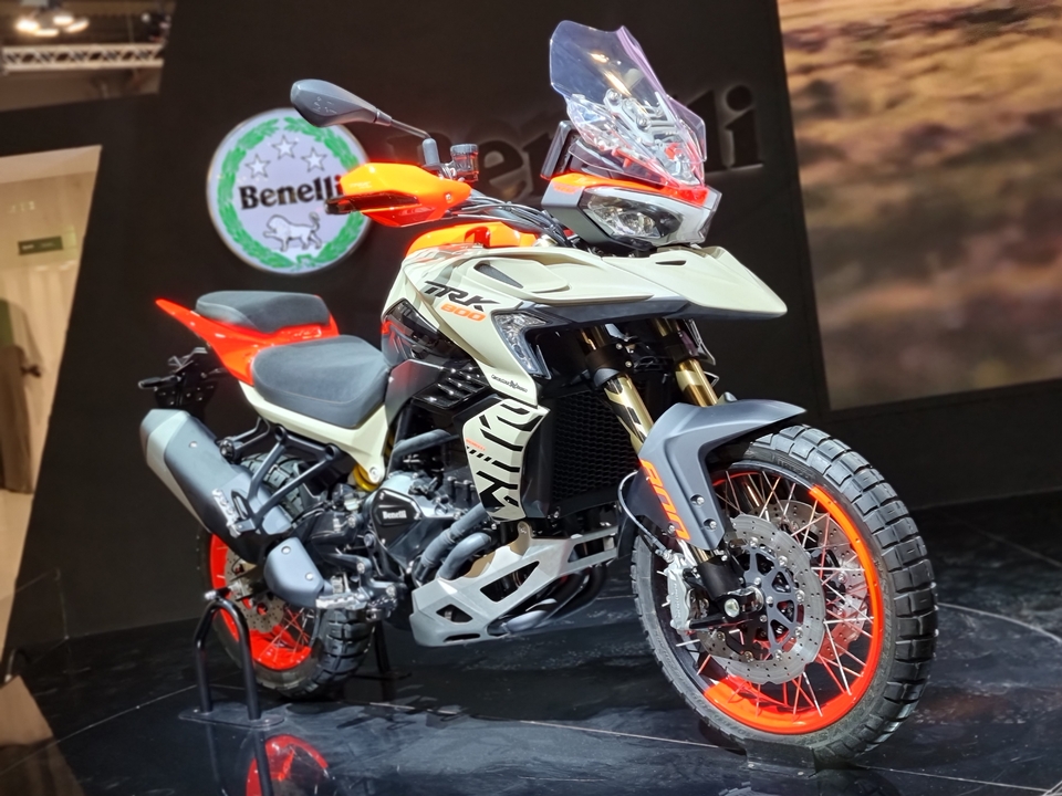 Salon de Milan 2021 - Benelli TRK 800 : italian mix