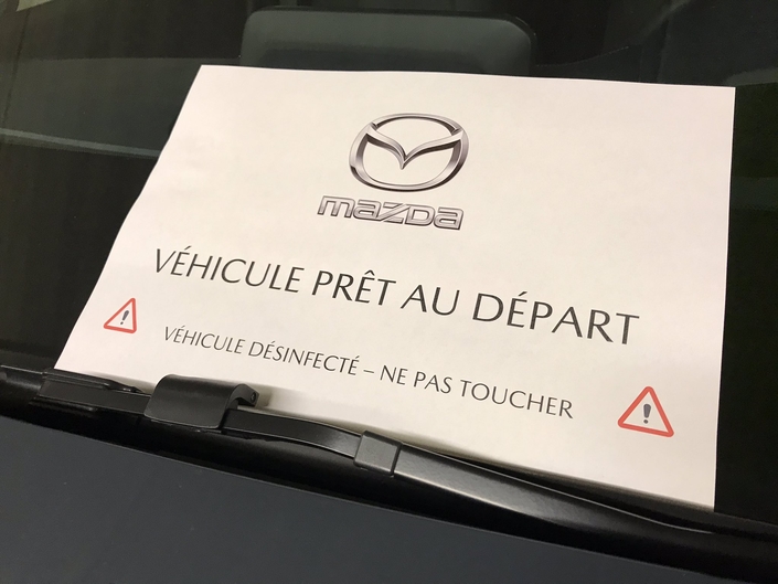 Dès que le panneau est apposé, plus personne ne touche à la voiture, hormis l'essayeur.