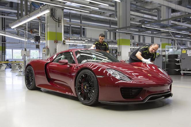 Porsche 918 Spyder : la dernière est sortie de chaîne