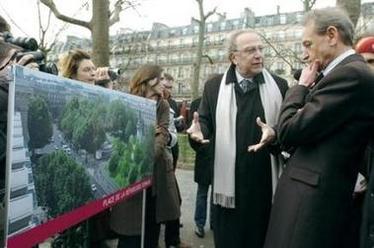 Paris : Bertrand Delanoë propose de réaménager la Place de la République pour y interdire la circulation auto