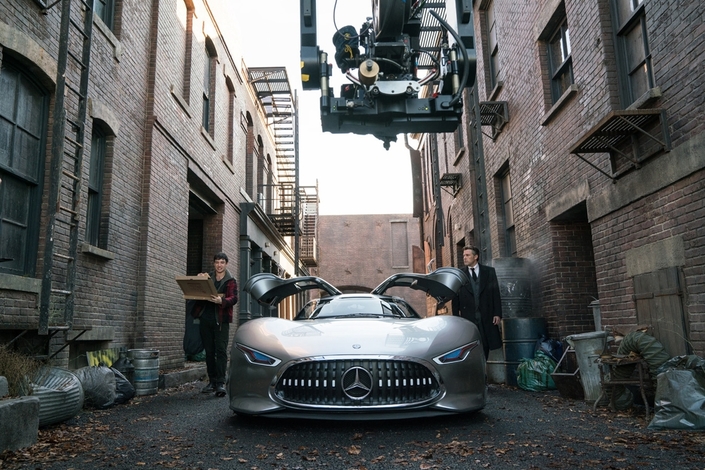 Cinéma : Batman et Wonder Woman roulent en Mercedes